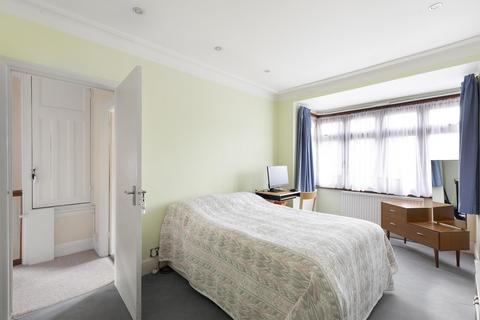 7 Croft Gardens, London, W7 2JQ