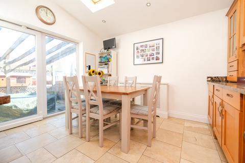 146 Leesons Hill, Orpington, BR5 2NH