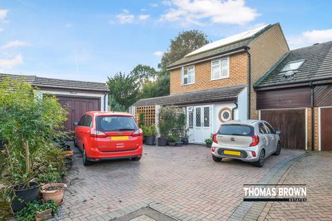 4 bedroom detached house for sale, Goldfinch Close, Orpington