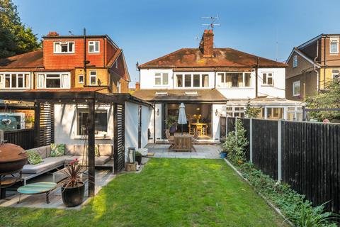 64 Birchwood Avenue, Wallington, SM6 7EN