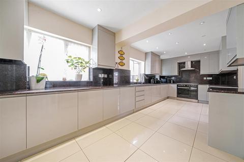 5 bedroom semi-detached house for sale, Beverley Gardens, Wembley