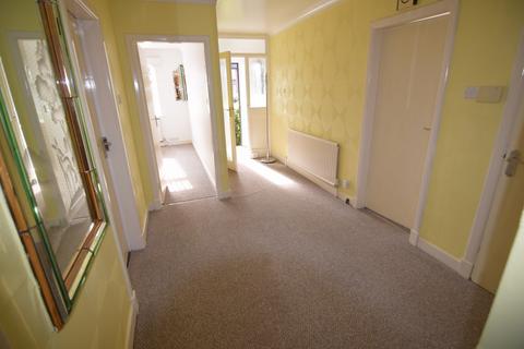 2 bedroom ground floor flat to rent, Newton Drive, Blackpool