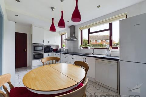 4 bedroom semi-detached house for sale, St Leonards Crescent, Sandridge, St Albans