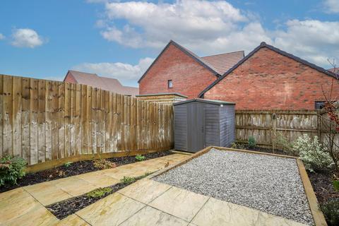 2 bedroom end of terrace house to rent, Badger Way, Cranbrook