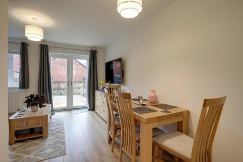 2 bedroom end of terrace house to rent, Badger Way, Cranbrook