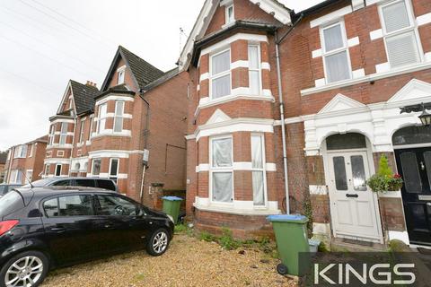 3 bedroom flat to rent, Landguard Road, Southampton