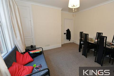 3 bedroom flat to rent, Landguard Road, Southampton