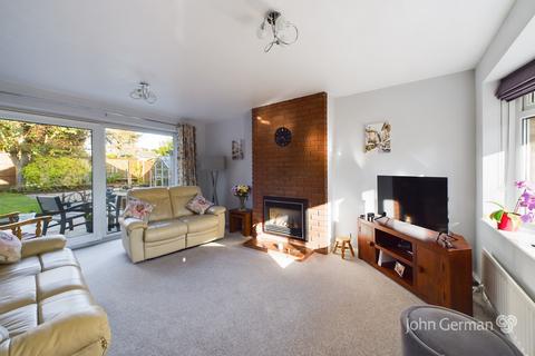 3 bedroom detached house for sale, Woodside Close, Little Haywood