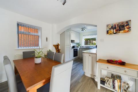 3 bedroom detached house for sale, Woodside Close, Little Haywood