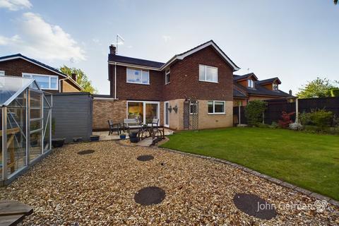 3 bedroom detached house for sale, Woodside Close, Little Haywood