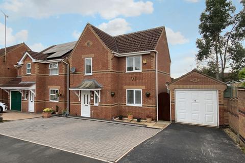 3 bedroom detached house for sale, Robin Close, Uttoxeter