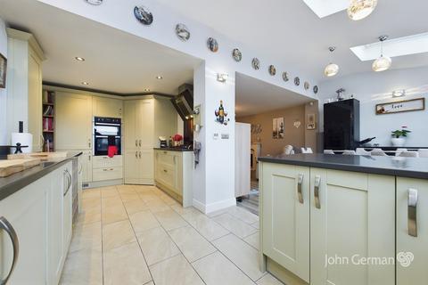 18 Robin Close, Uttoxeter, ST14 8TP