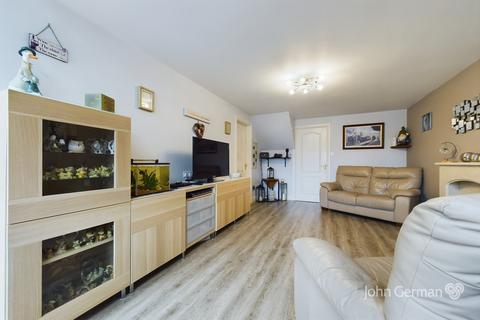 18 Robin Close, Uttoxeter, ST14 8TP