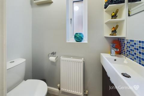 18 Robin Close, Uttoxeter, ST14 8TP