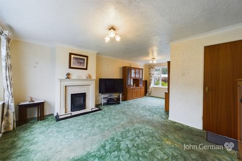 3 bedroom semi-detached house for sale, New Road, Coton-in-the-Elms