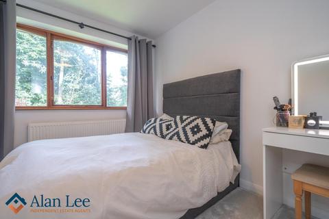 128 Abbey Road, Macclesfield, SK10 3PA