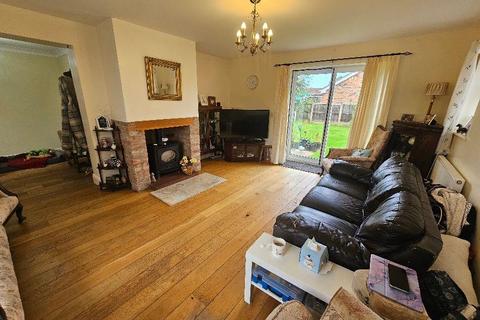 3 bedroom detached bungalow for sale, Chestnut Way, Newark NG22