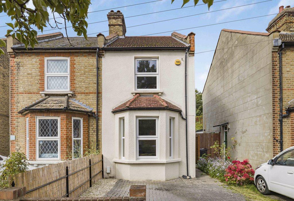 Thayers Farm Road, Beckenham, Kent 2 bed semidetached house for sale
