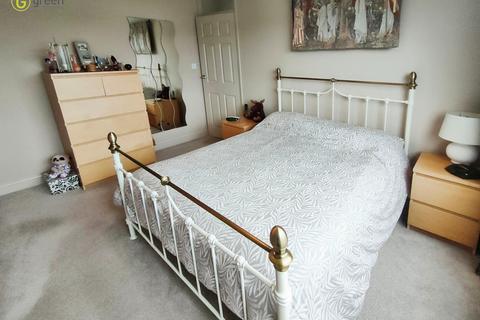 25 Oak Croft, Birmingham, B37 5AT