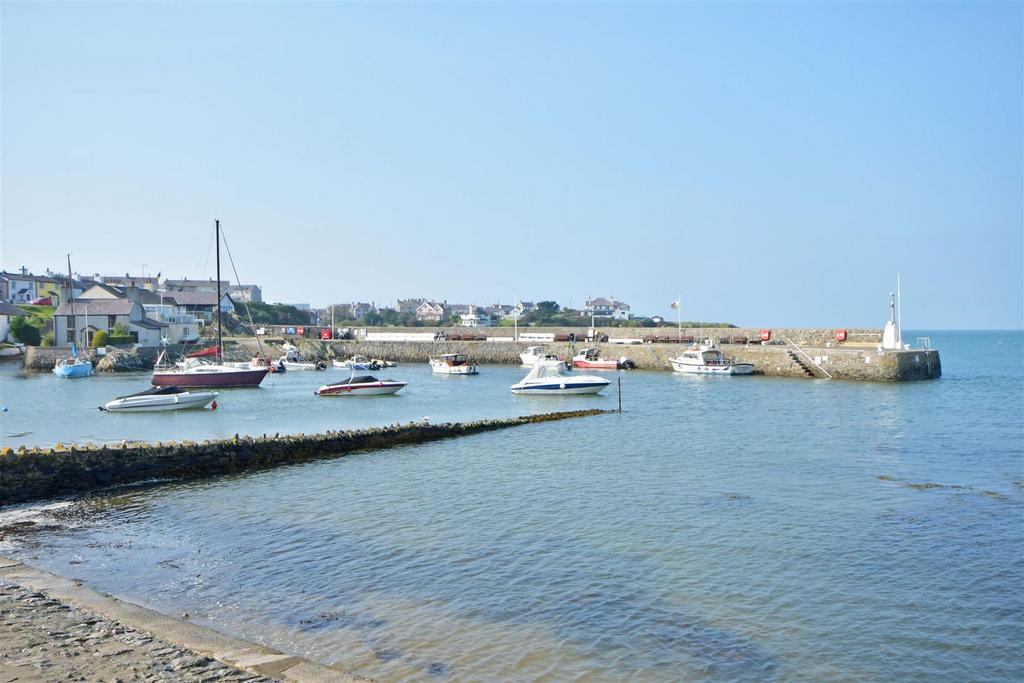 Cemaes Bay