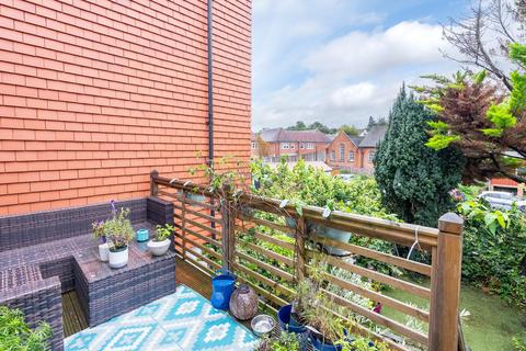 2 bedroom maisonette for sale, High Street, Dorking