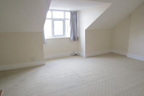 undefined, Connaught Avenue, Essex CO13