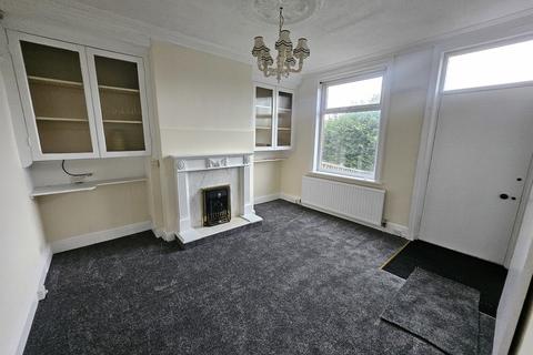 3 bedroom end of terrace house to rent, Broad Street, Dewsbury