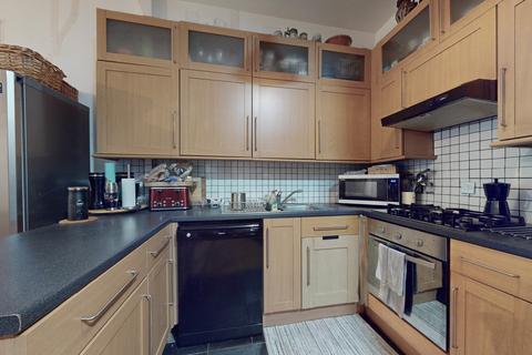 2 bedroom apartment for sale, Princess Crescent, London N4