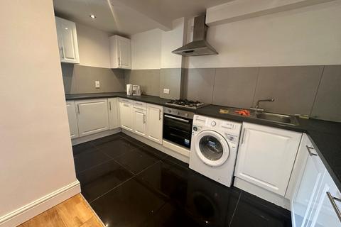 2 bedroom flat to rent, Amwell End, Ware SG12