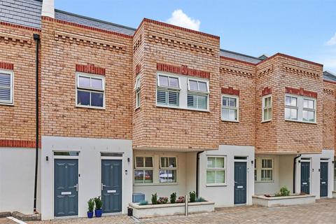 4 bedroom flat for sale, Brookfield Mews, London, SW13