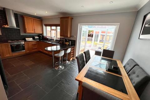 35 Baring Road, Northampton, NN5 7BA