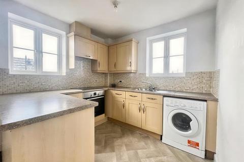 2 bedroom flat to rent, The Pollards, Bourne