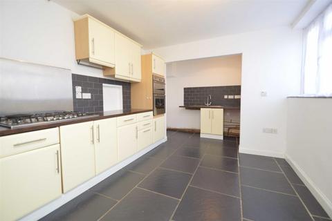 3 bedroom semi-detached house to rent, Woodbridge Road, Barking