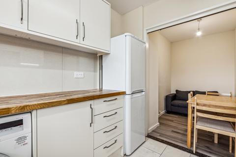 4 bedroom flat to rent, Caithness House, Twyford Street, London