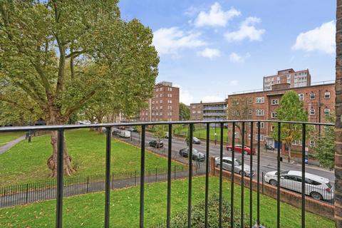 3 bedroom flat to rent, Queensbridge Court, Queensbridge Road, Shoreditch, London