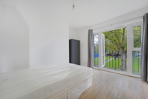 undefined, Queensbridge Court, Queensbridge Road, Shoreditch, London
