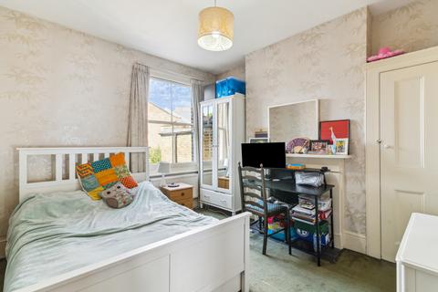 46 Heathfield Gardens, London, W4 4JX