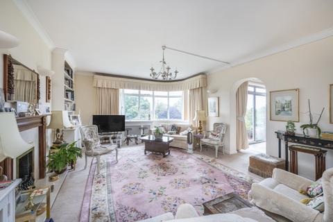 4 bedroom flat for sale, Fairacres, Roehampton Lane, London