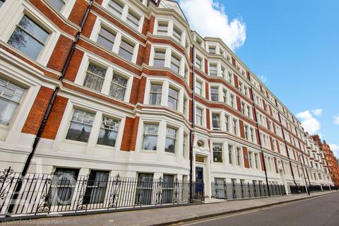 3 bedroom flat to rent, Ridgmount Gardens, London, Greater London, WC1E