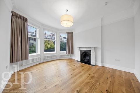 3 bedroom flat to rent, Ridgmount Gardens, London, Greater London, WC1E