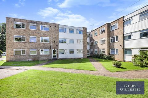 2 bedroom flat to rent, Lonsdale Close, Pinner