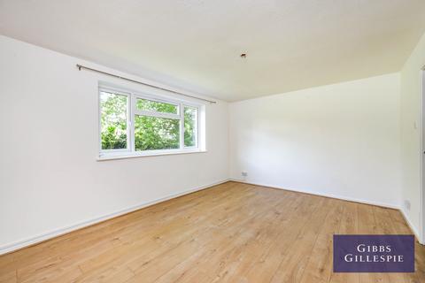 2 bedroom flat to rent, Lonsdale Close, Pinner