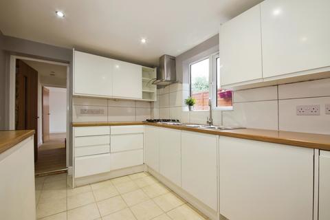 3 bedroom terraced house to rent, Kings Road, Edmonton, London, N18