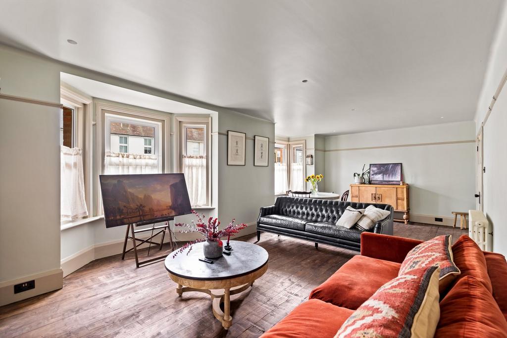 St Leonards Road, Hythe, CT21 4 bed semidetached house for sale £650,000