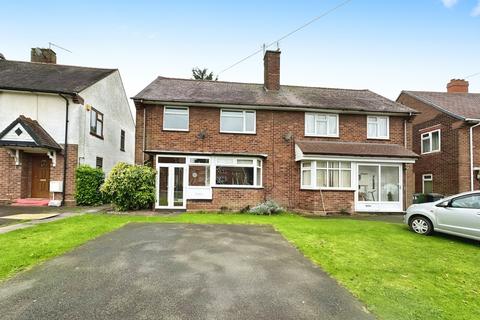 3 bedroom semi-detached house to rent, Bentley Road, WV10