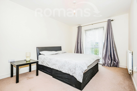 2 bedroom apartment to rent, Coombe Way, Farnborough, GU14