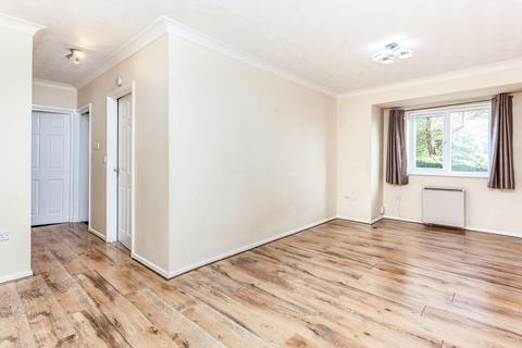 2 bedroom apartment to rent, West Green, Crawley