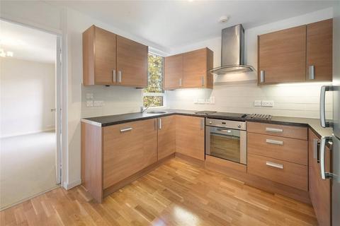 3 bedroom apartment to rent, Valiant House, SW11