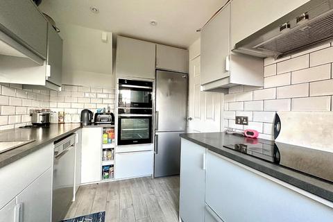 61 Downsway, Northampton, NN4 0TD