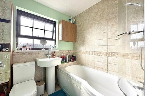 61 Downsway, Northampton, NN4 0TD